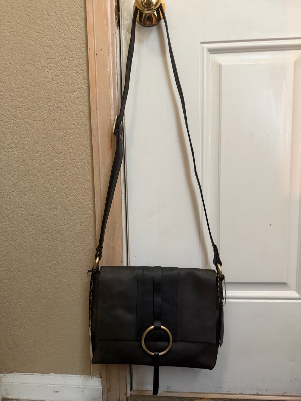 Nino Bossi New With Tags Black Leather Crossbody Bag Flap Ring Accent